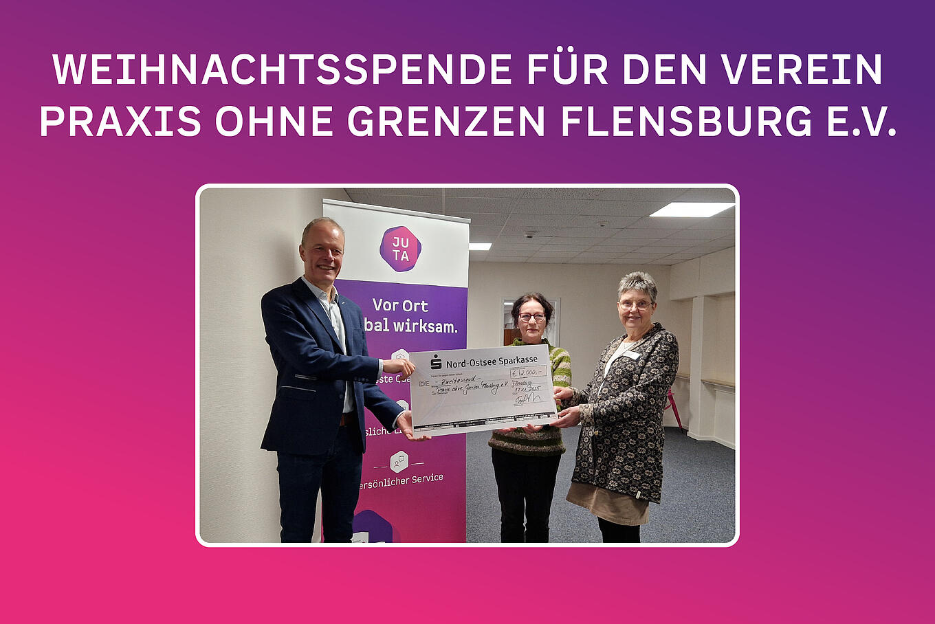 Abbildung der Spendenübergabe mit der Praxis ohne Grenzen Flensburg