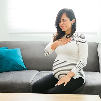 Schwangere mit Sodbrennen bzw. Refluxbeschwerden.